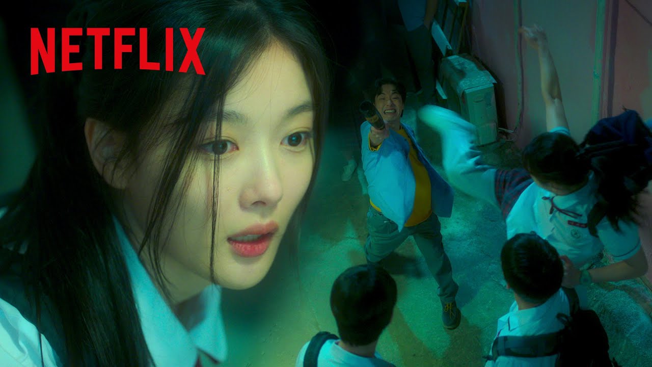 キム・ユジョン - 華麗なキックで同級生の男子を救う | 20世紀のキミ | Netflix Japan