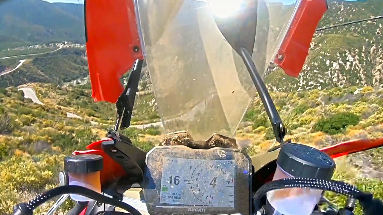 MOTORCYCLE FALLS OFF CLIFF - Moto Moments Compilation - Ep.431