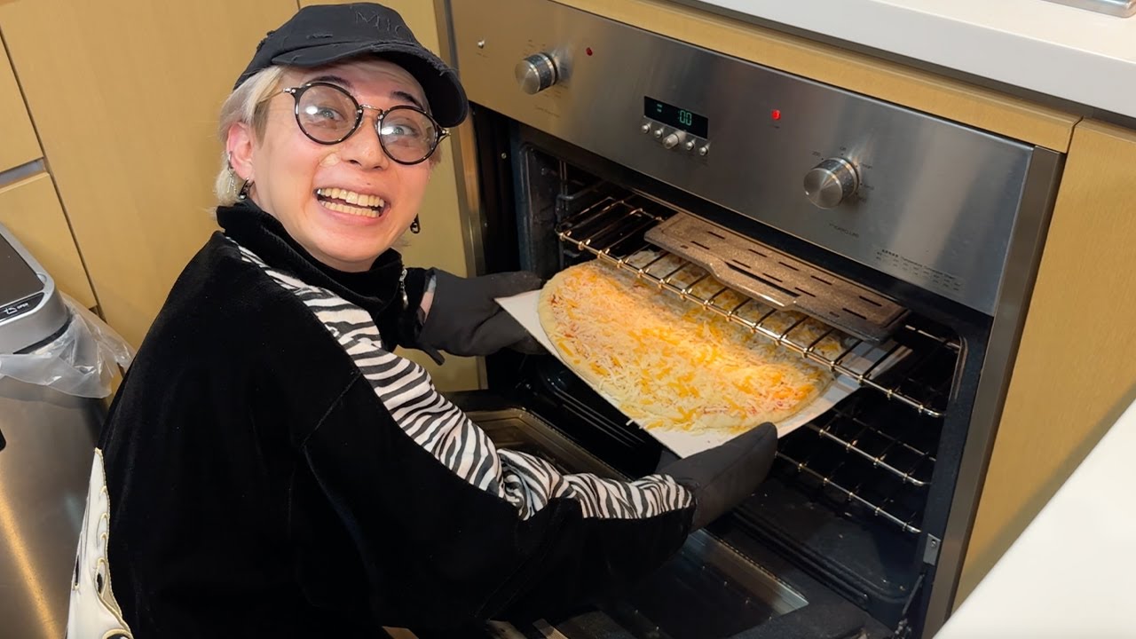 ありえない大きさの巨大ピザでコストコパーティー！！！