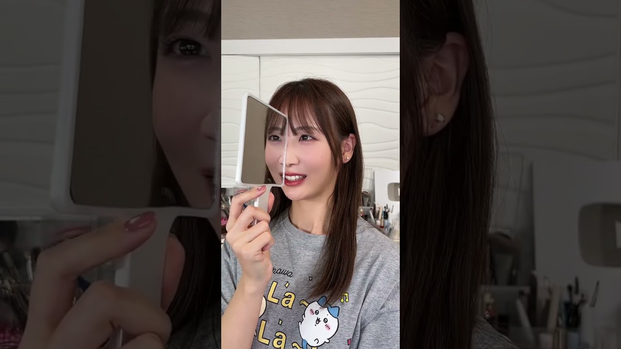 【5秒後の衝撃】鏡で顔の左右対称チャレンジしたらwww