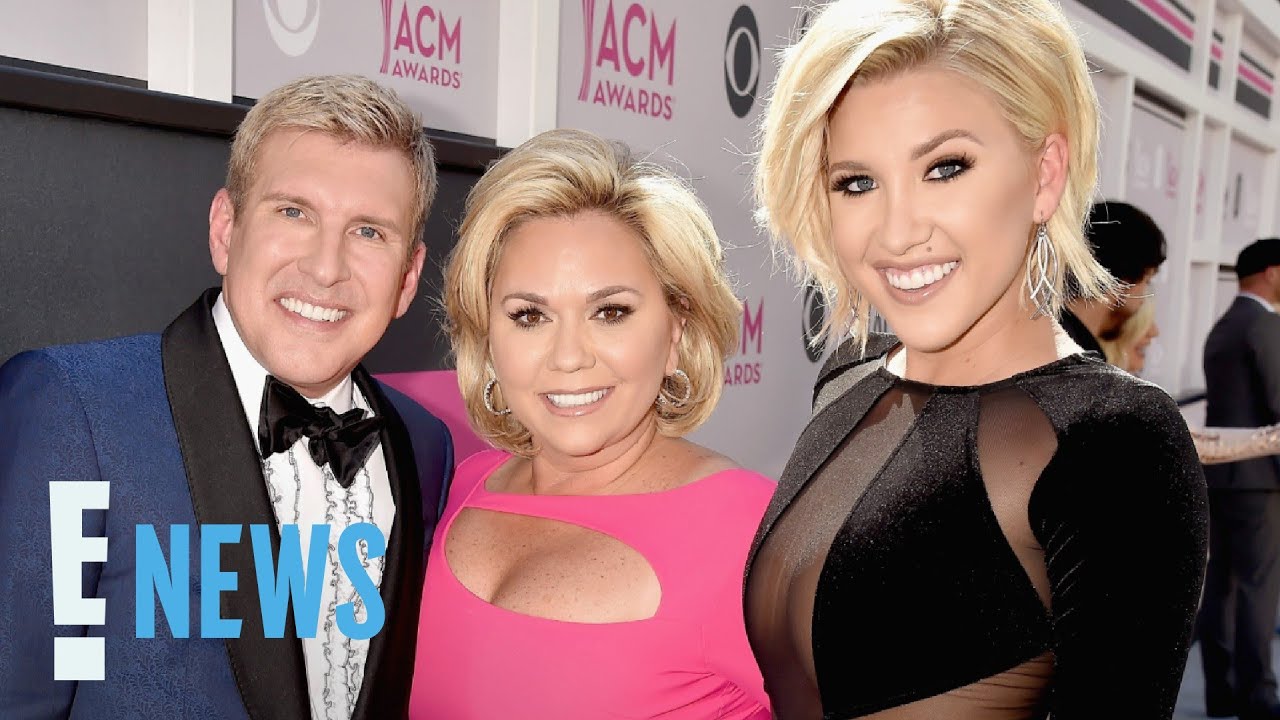 Savannah Chrisley Calls Out Bobby Bones for Todd & Julie Comments | E! News