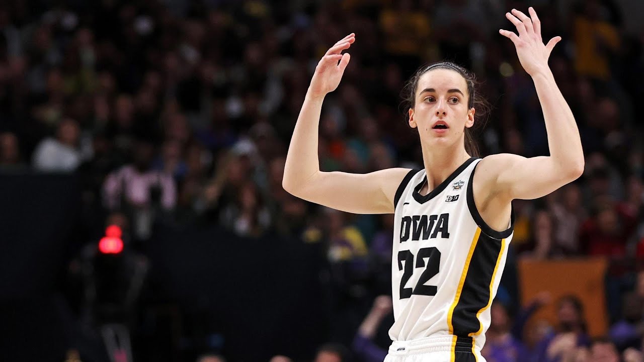 TECHNICAL On Caitlin Clark After Ref Calls 4th Foul On Czinano! | LSU vs Iowa, National Championship