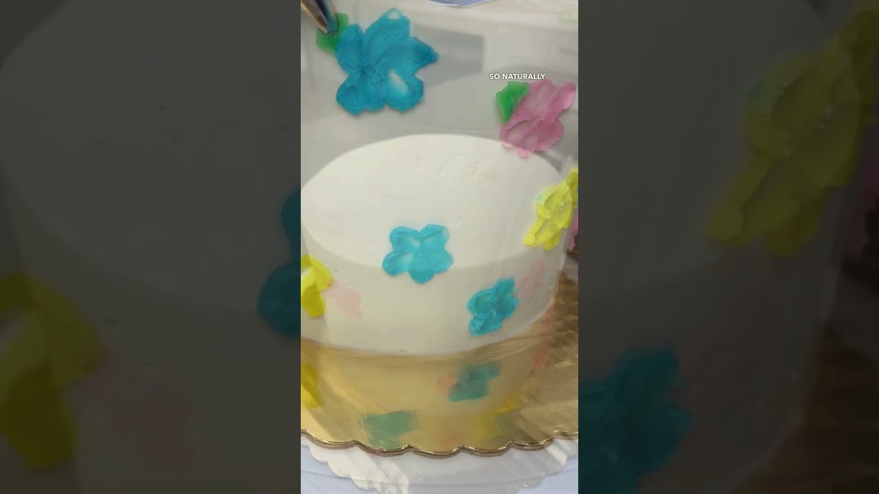 I made my best friend a cake 🥰