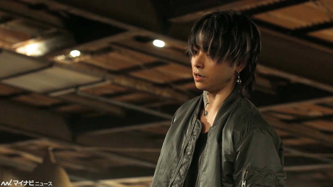 【東リベ2】”一虎”村上虹郎、“マイキー”吉沢亮に襲いかかる　かつての親友同士の死闘シーンが明らかに…　『東京リベンジャーズ 2 血のハロウィン編 -決戦-』