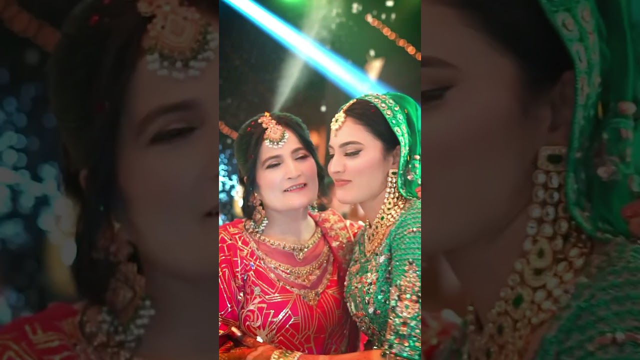 My world 👩‍👩‍👦‍👦♥️ #wedding #sistrology #mehndi