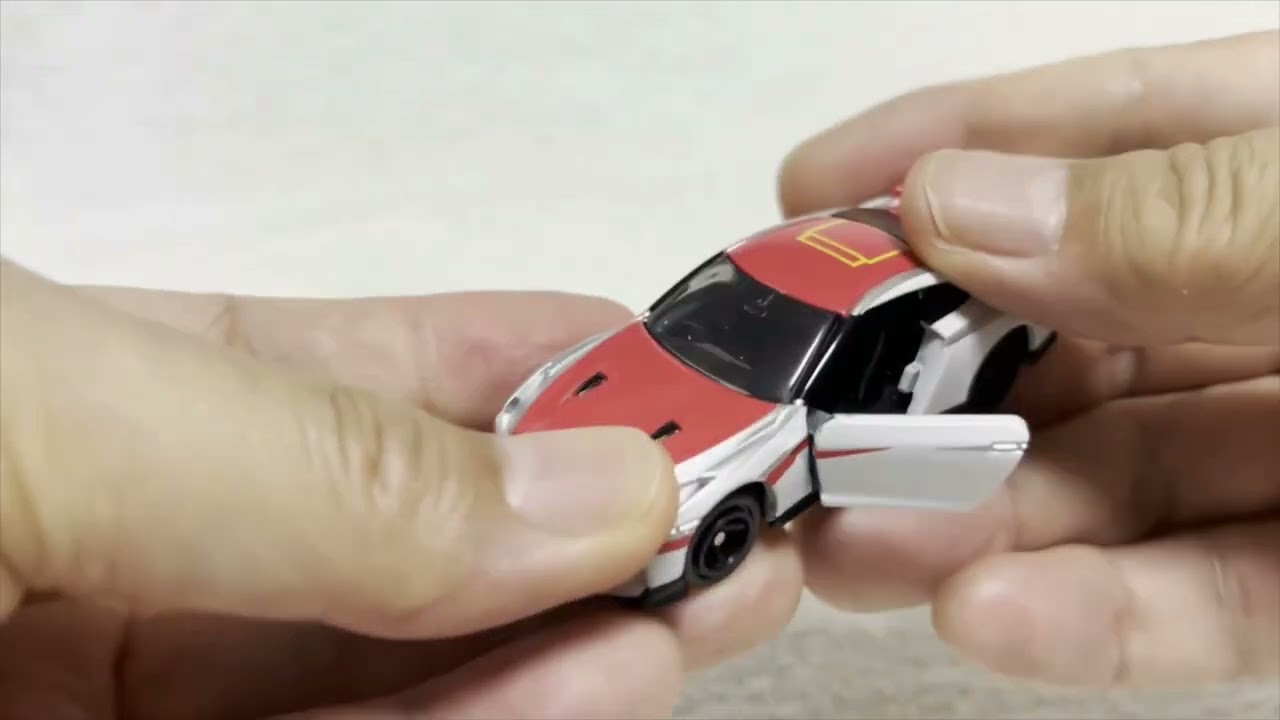 【トミカ単品】（新品・未開封）ワクワク開封！！　シンカリオン チェンジ ザ ワールド　日産NISSANN GT-R（Ｅ６こまち）