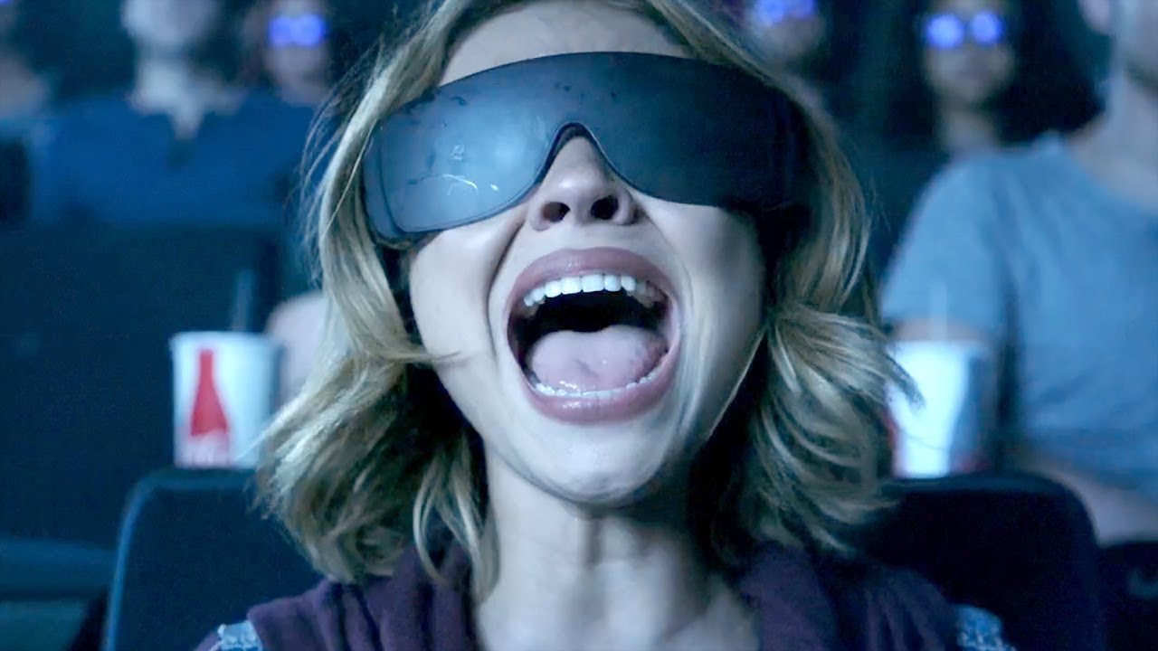 男性が初めて3D映画を見るが、2Dメガネをかけていたため、偶然にも劇場の秘密を知ってしまう！