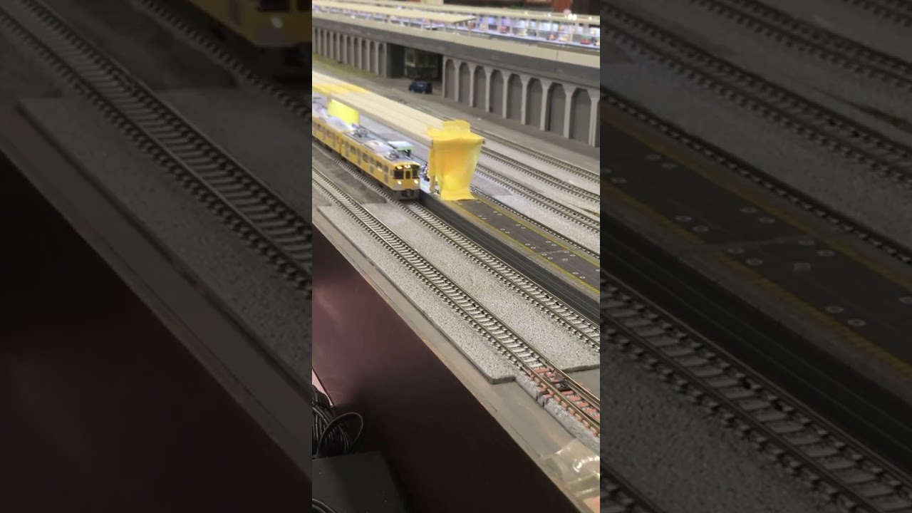 終末トレインどこへ行く?の西武池袋線2両編成「2463編成」