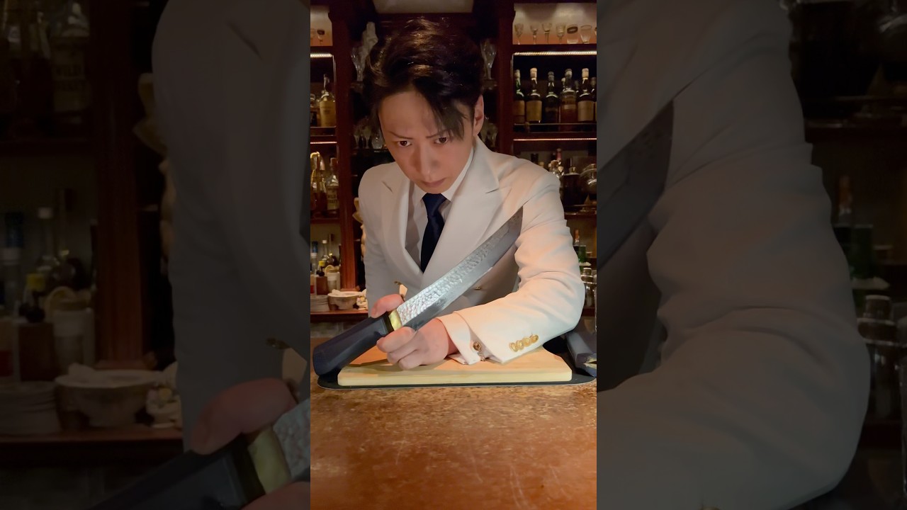 カクテルアワード優勝の駒井優三さんが作る芸術的なカクテル Artistic Cocktail Making by Award Winner Bar Centiforia バー センティフォリア