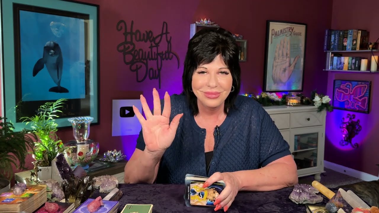 AQUARIUS ♒️ THIS GOLDEN NEW GATE IS HERE AQUAS💫LET Your VISION & OPTIMISM PUSH YOU THROUGH🌟