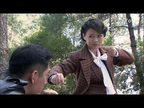⚔️ 特務小夥跟蹤美女，怎料美女是功夫高手反手打的小伙子跪地求饒#中国电视剧 | MMA丨Kung Fu | 抗日