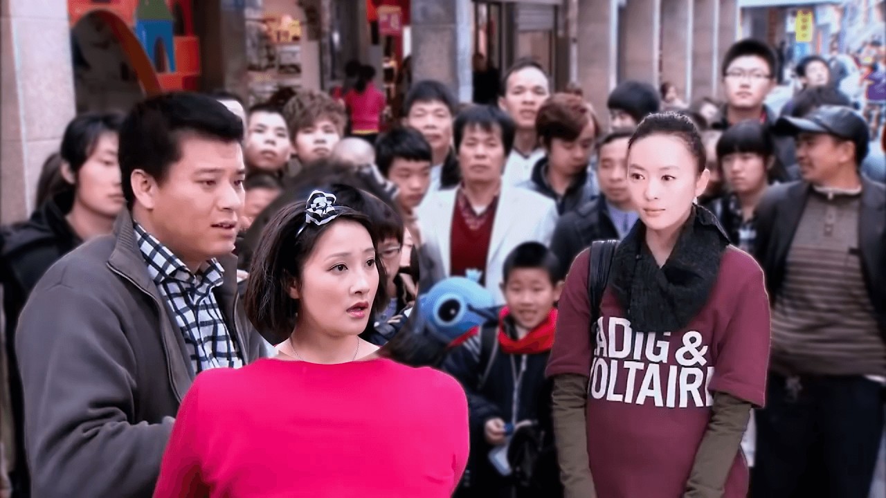 男人相亲局抓着美女不放，谁知她竟是个骗子！💗#剧情 #都市 #drama #情感 #婚姻 #love #霸总 #2025 #精彩影视 #闫学晶 #刘涛 #童瑶