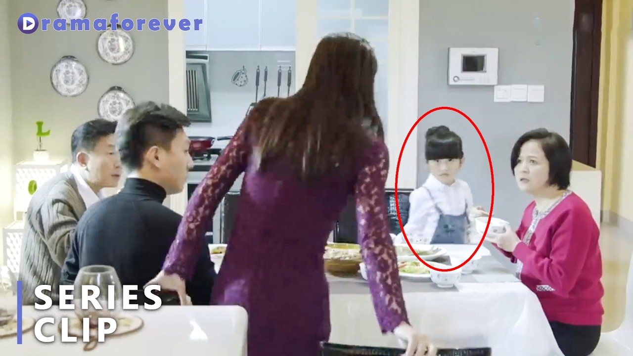 Father brought mistress to dinner—little girl made the mistress flee in panic with a move！