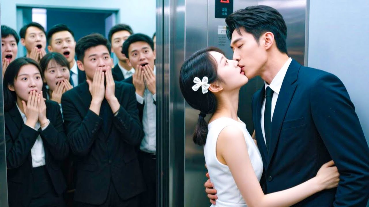一口氣看完！女孩被趕下電梯，總裁突然現身一把摟住：讓開，她是我的女人！#甜寵 #愛情 #甜劇好磕 #deepfake #aiimessage #ai