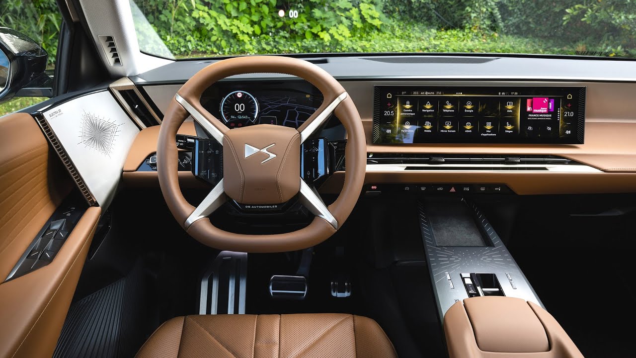 新型2025 DS No8 AWD ロングレンジ - プレミアムクーペSUV