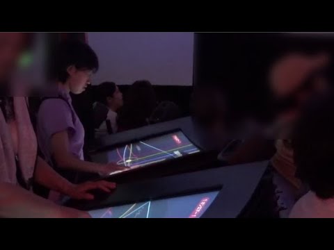 【家族旅行】大阪・関西万博のオーストリア館へ入るあい♥モニターを触って楽器の演奏をしました♬