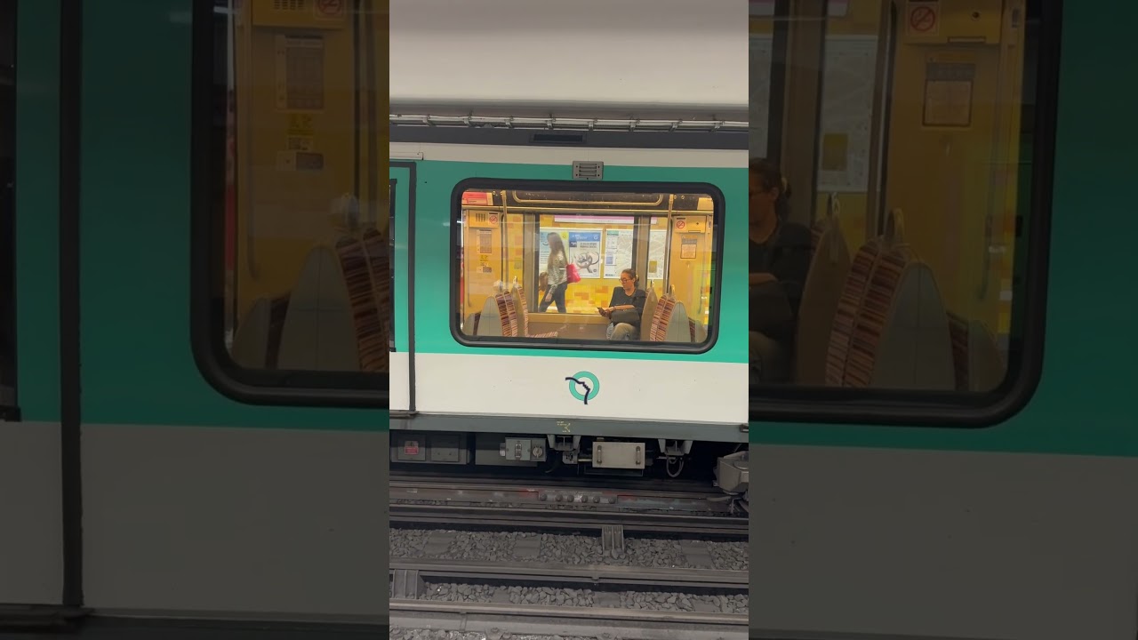 PARIS METRO TRAINS@rebeltimezone