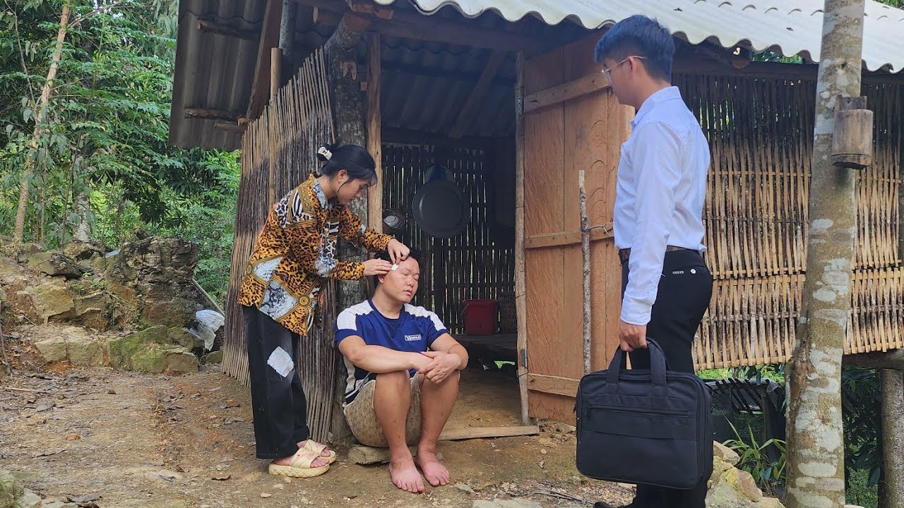 Zim overcame his pain after being helped by the orphan girl.Lý Hiền Nương