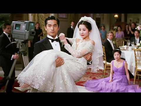 霸总无视受伤的女友，竟当众抱着白月光前女友逃婚了！ 💗 #中国电视剧