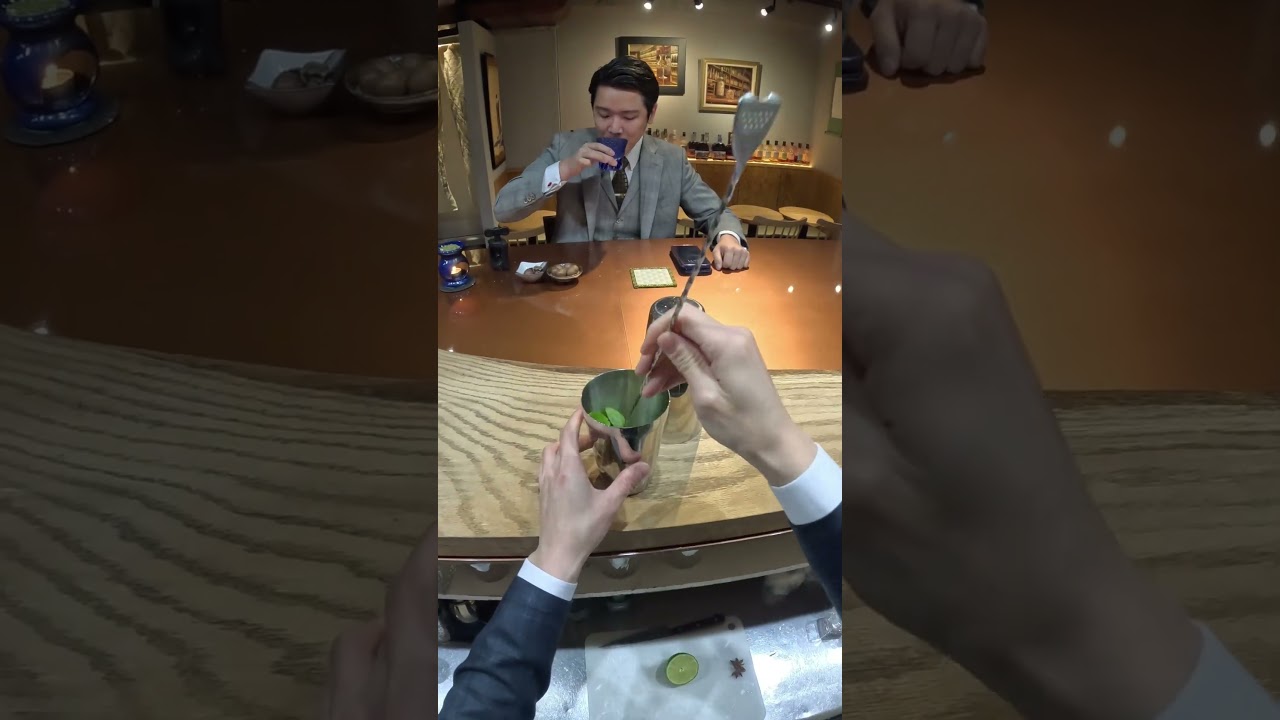 バーテンダー目線のカクテルメイキング。音に注目...