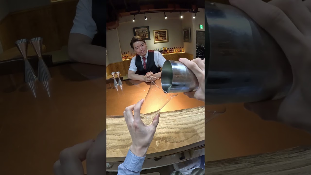 バーテンダーがみてる世界。ミントをしばきます。