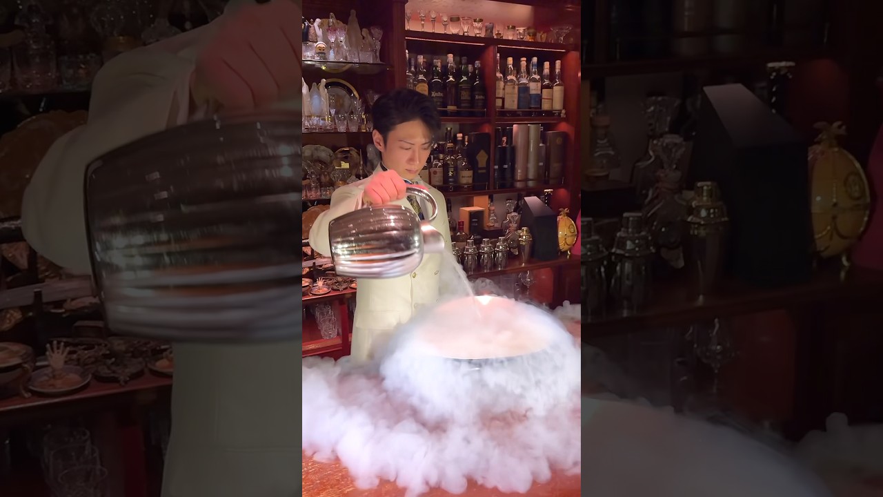 世界中が注目するバーテンダーの神技！マスターが作るカクテルパフォーマンスは思わず息を呑むレベル【CENTIFOLIA】