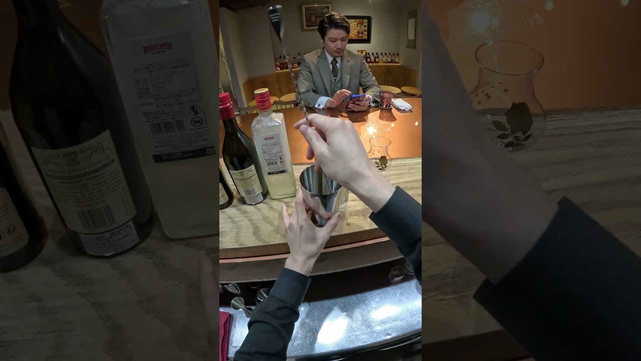 バーテンダーの見てる世界....。二日酔いに効くカクテル...?