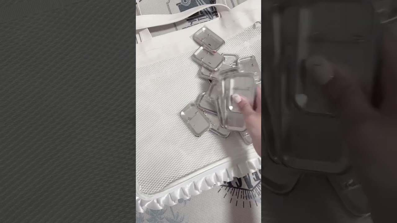 ※推しは善逸です！  一つだけ缶バッジが違うのは気にしなーい #痛バ#推し活#錆兎#オタク#真菰#嘴平伊之助#竈門禰豆子#竈門炭治郎#富岡義勇#我妻善逸