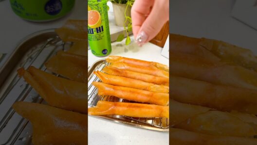 縁日のカリカリチーズ作ってみた🧀#カリカリチーズ #チーズスティック #簡単レシピ #春巻きの皮 #子供が喜ぶレシピ