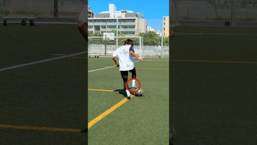 ここでまたぎを入れるだけで、その後のプレッシャーの受け度が変わる。 #レガテドリブル塾 #サッカー