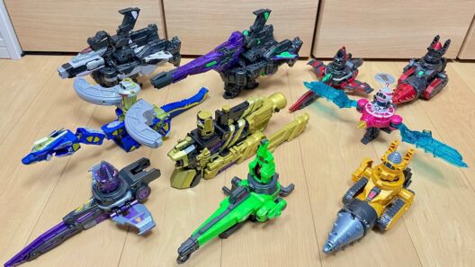 【ProjectR.E.D超宇宙刑事ギャバンインフィニティ】宇宙といえば汽車⁉️エクスプレスギャバリオンと全ギャバンDX玩具で遊んでみた