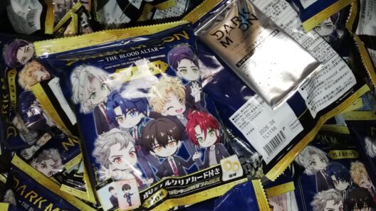 開封雑談配信「ドンキで買ったお菓子のトレカ開封」ダークムーン　the blood altar　コンプしました